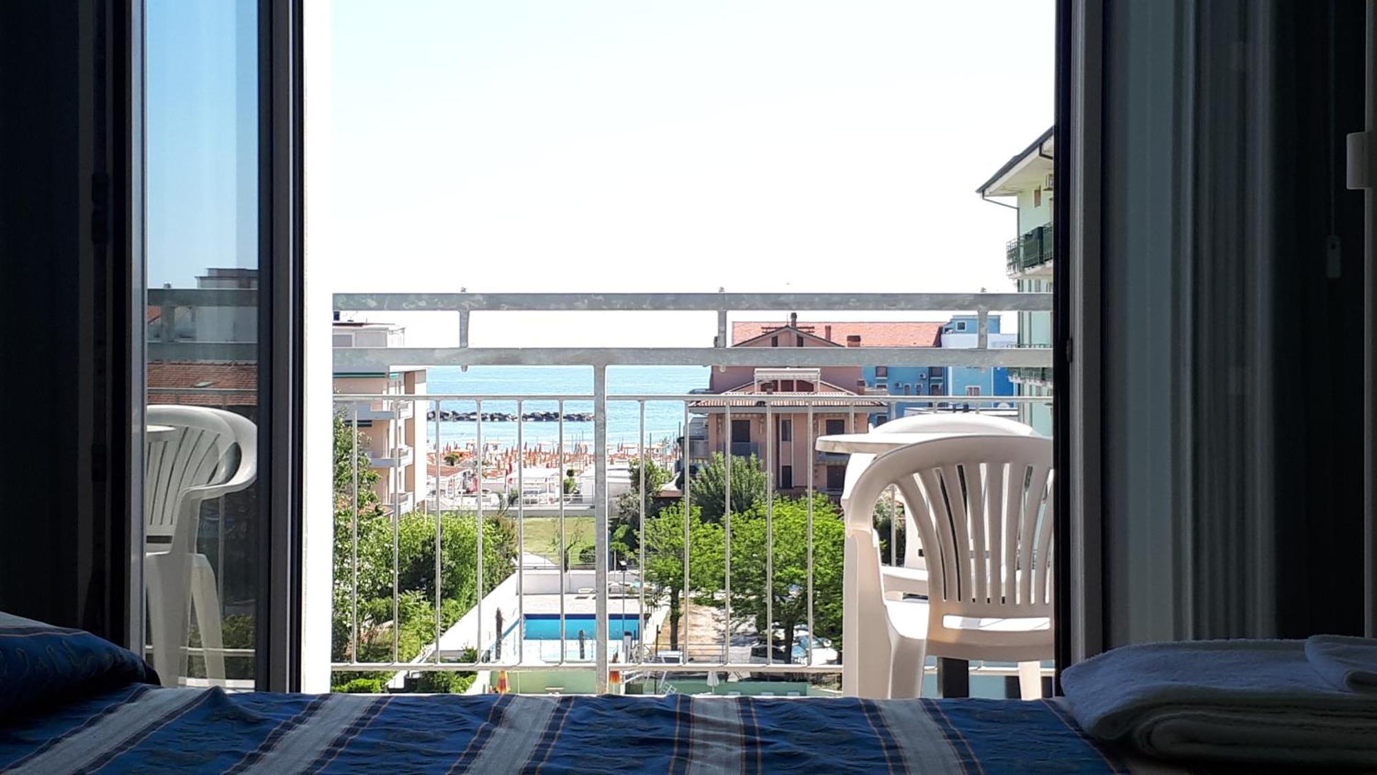 Hotel Bahamas Lido Di Savio Esterno foto