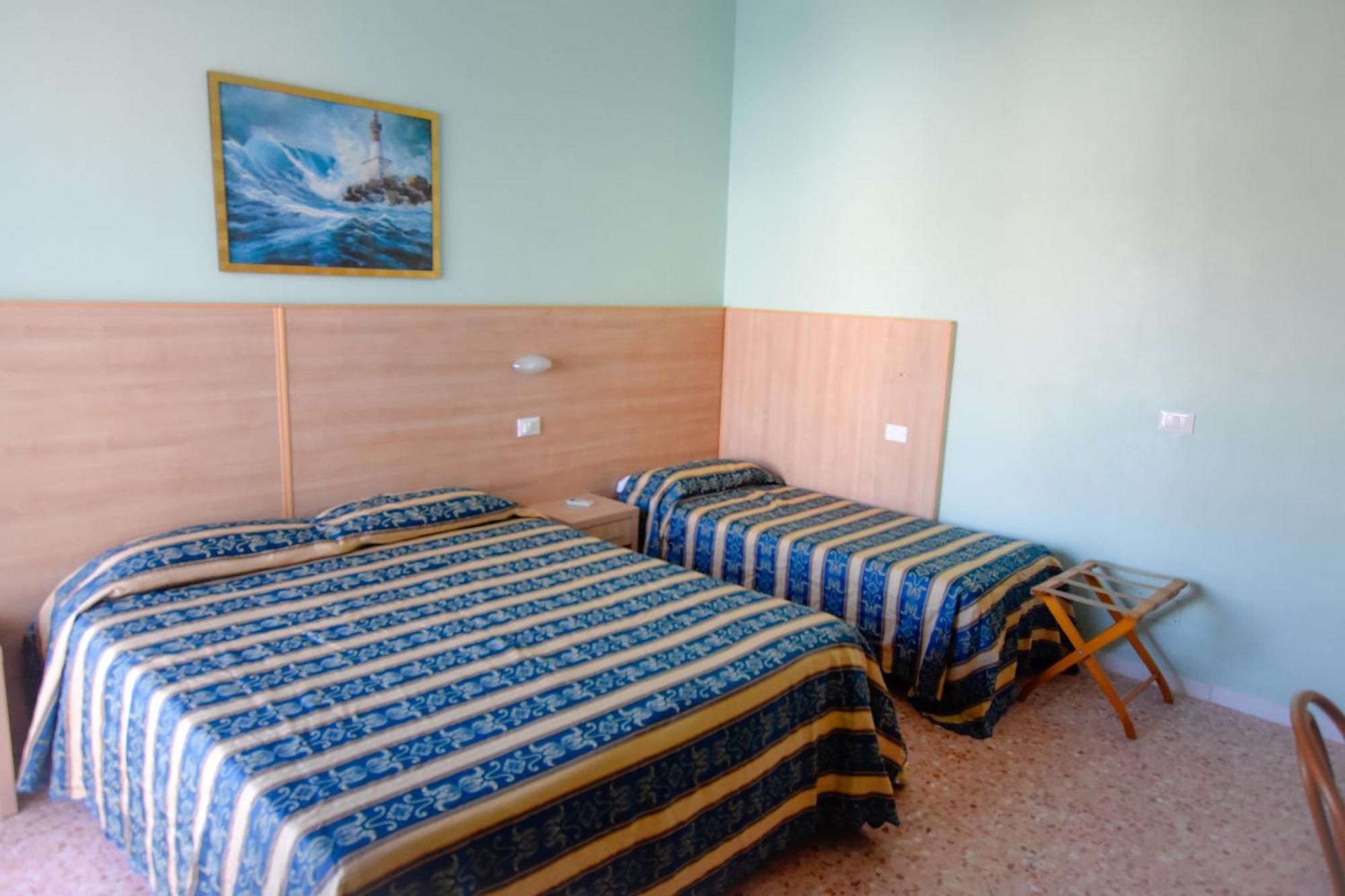 Hotel Bahamas Lido Di Savio Esterno foto
