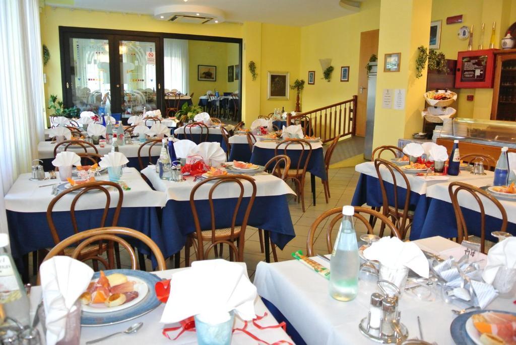 Hotel Bahamas Lido Di Savio Esterno foto