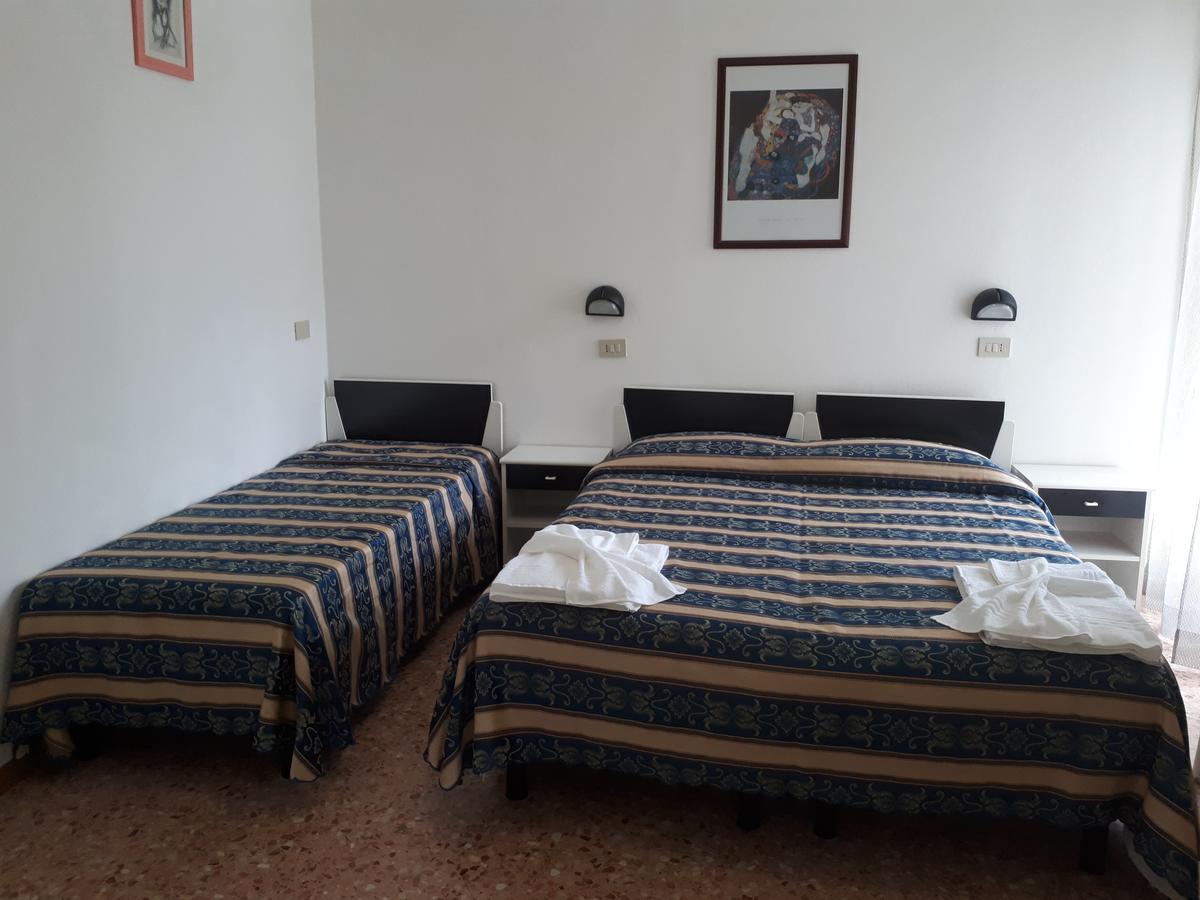 Hotel Bahamas Lido Di Savio Esterno foto
