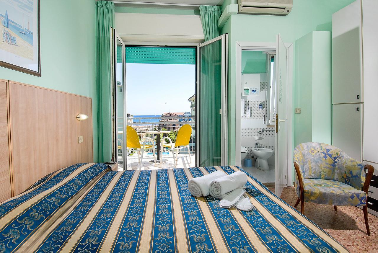 Hotel Bahamas Lido Di Savio Esterno foto